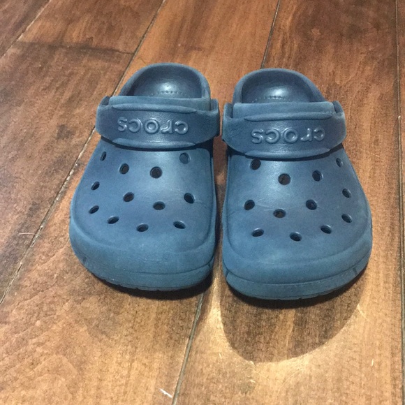 boys navy crocs